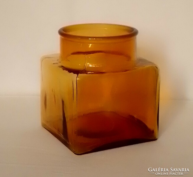 Nagy súlyos vastag falú szögletes borostyán méz színű öntött díszüveg tároló váza karakteres 16 cm
