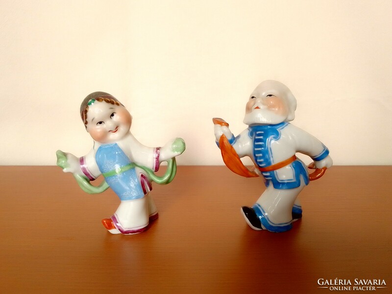 Régi antik orosz ?iparművész kézzel festett porcelán figura szobor táncoló pár népviselet ritka nipp