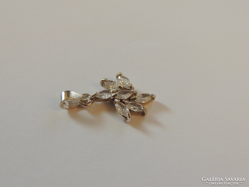 Gorgeous zirconia silver pendant