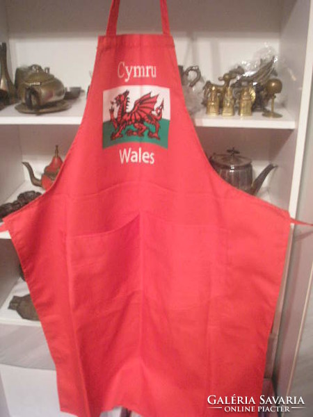 N28 new English beautiful stylish yes -very bright red kitchen apron with two huge pockets as a gift