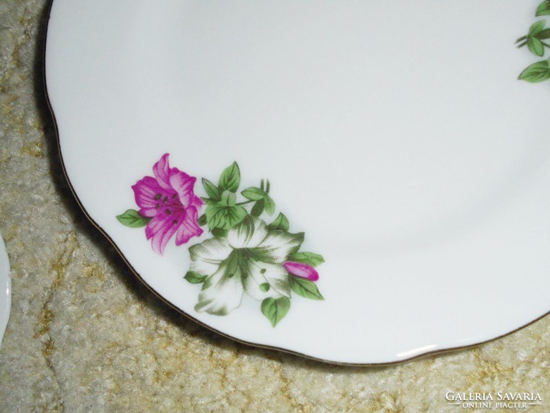 Virág mintás porcelán kis tányér - sütis süteményes - 3 db