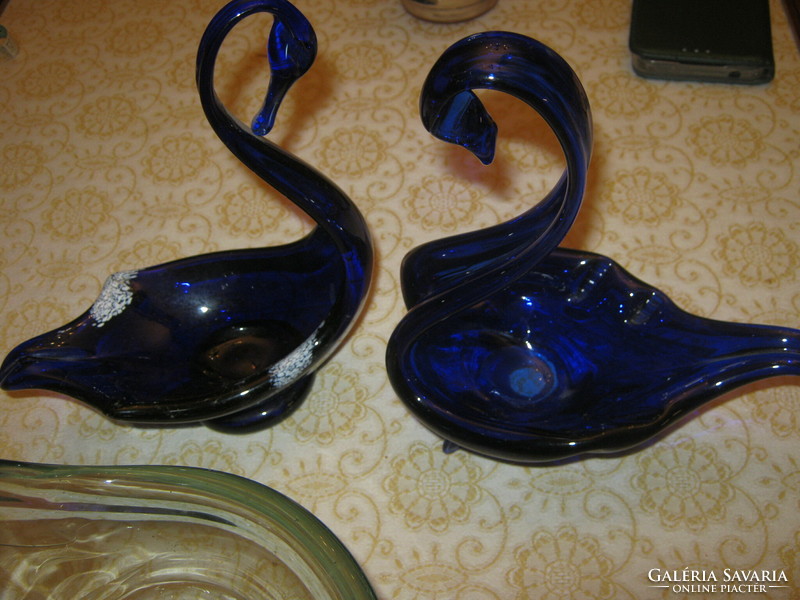 3 Graceful glass swan centerpiece