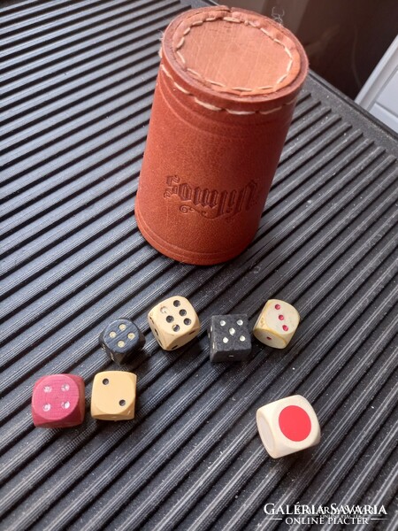 Retro mixed game dice, leather with dice thrower, in monogrammed box (vilmos)/card/board game
