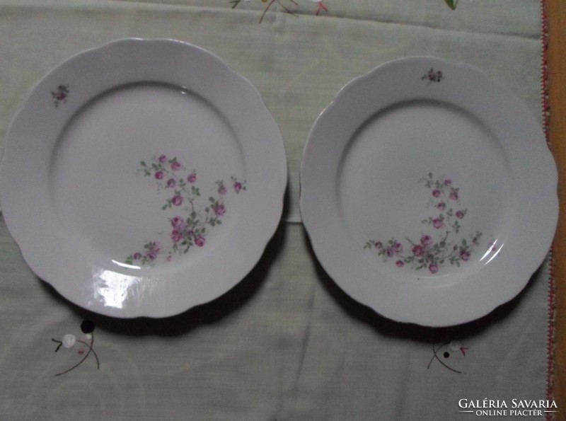 Kahla rózsás (lapos) tányérok (NDK, kelet-német porcelán)