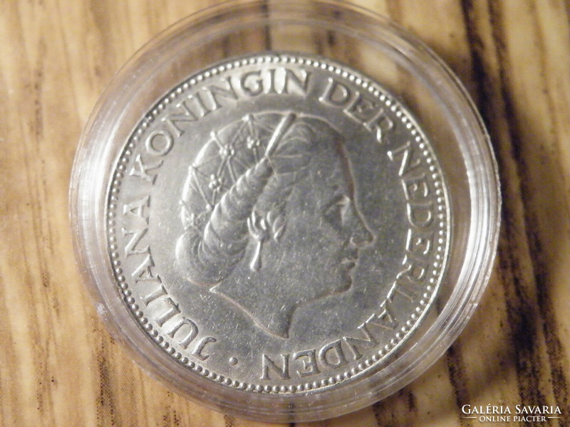 Silver coin original 2 1/2 gulden 1959 - i. With a portrait of Queen Julianna of the Netherlands -