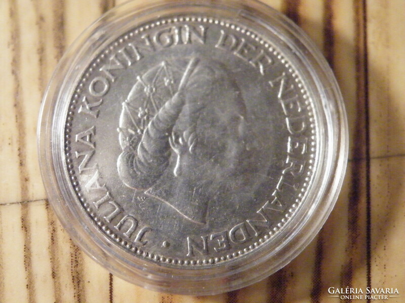 Silver coin original 2 1/2 gulden 1960 - with portrait of Queen Julianna I of the Netherlands -