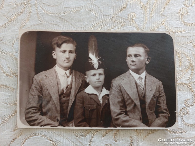 Old man photo vintage group portrait in Miskolc elite studio