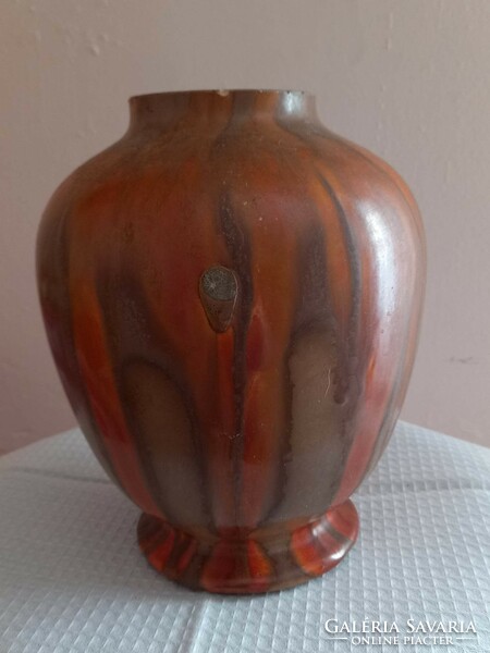 Ceramic hollow vase