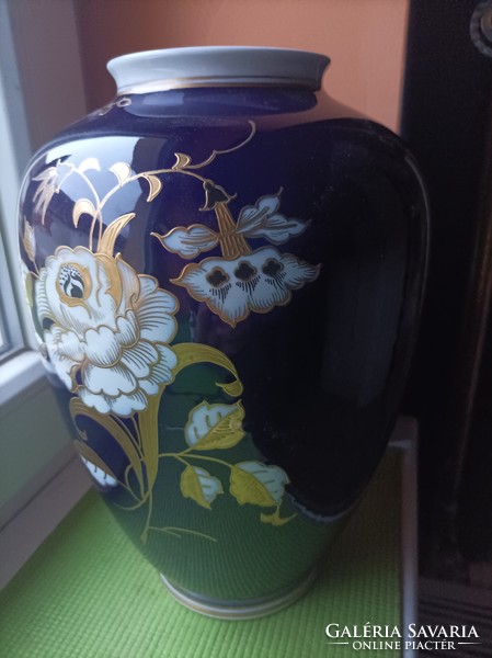 Large Wallendorf vase.