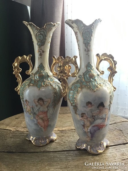 Antique hand-painted royal vienna-alt wien porcelain vase with a pair of putti