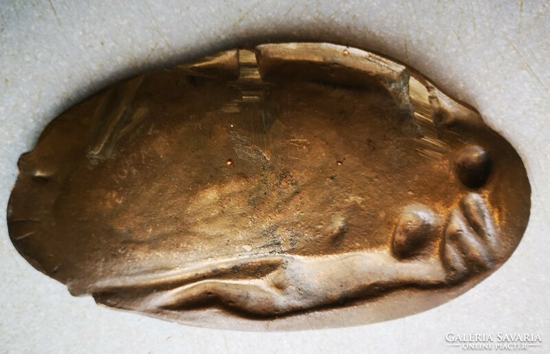 Szecessziós bronz kínáló meztelen hölgy akt és puttó díszítés hamuzó névjegy tartó