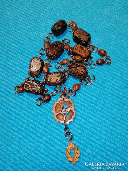 Necklace made of seeds and fruit (12)
