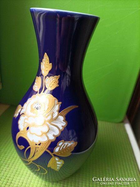 Wallendorfi kisméretű váza.