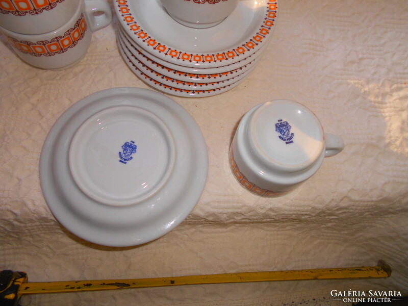 6 db Retro Alföldi  vastag porcelán csésze és  tányér (800 Ft/db)