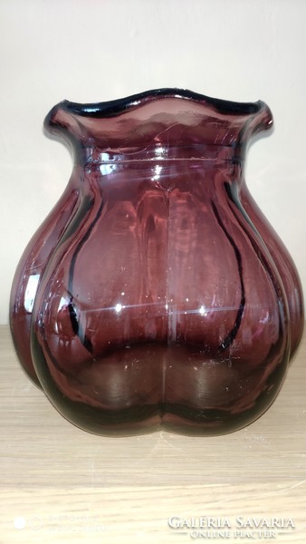 Áfonya színű üveg váza