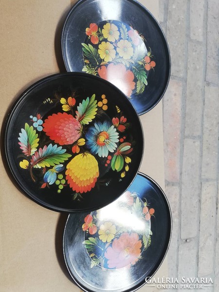 Retro festett fém lemez fali tányérok 3 db