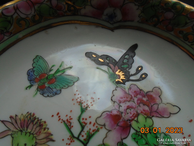 A famille rose hand-painted lilien porcelain decorative bowl with flower and insect patterns with gold enamel rim