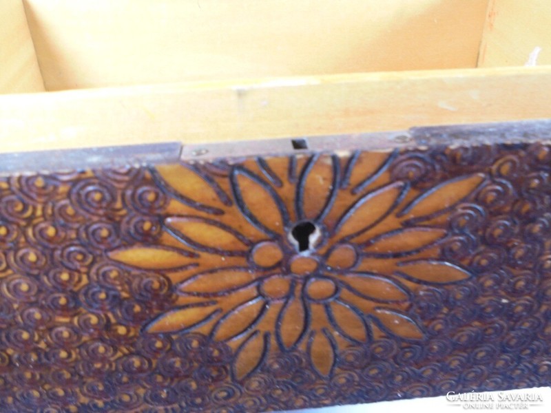 Antique old unique wooden carved burnt box gift box jewelry chest chest - flower floral