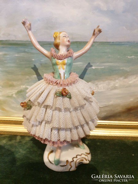 GDR, Lippelsdorf porcelain ballerina