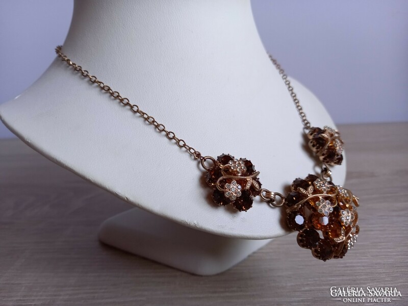 Old rhinestone stone flower necklaces