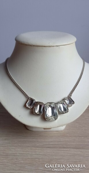 White rhinestone stone necklace