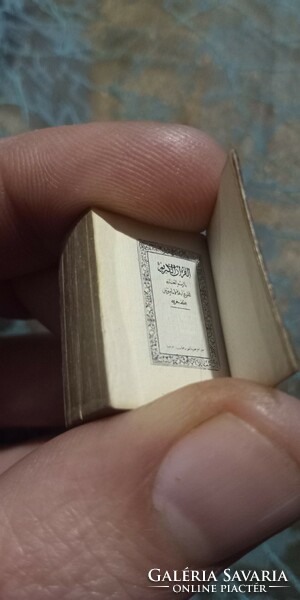 Extra mini miniatűr héber? könyv