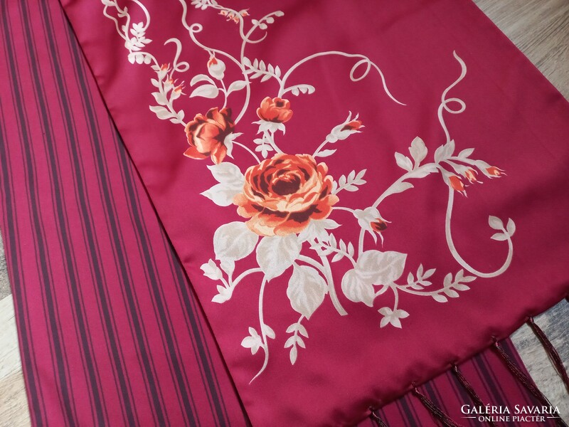 Beautiful Chinese double-sided silk scarf