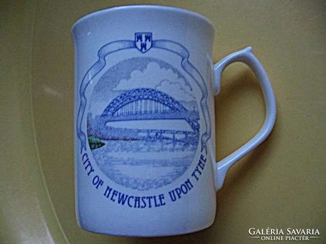 English rare visual cup city of Newcastle upon Tyne