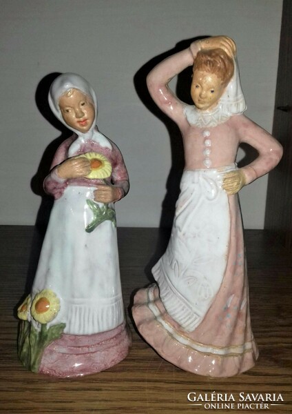 2 matching butcher gauze figures in a rarer color - in good condition, marked