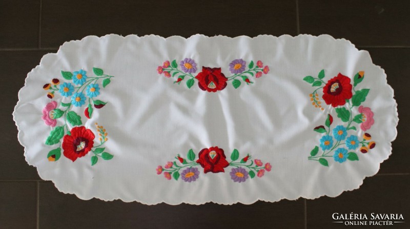 Tablecloth, large size with a beautiful Kalocsa pattern - 85 cm x 36 cm