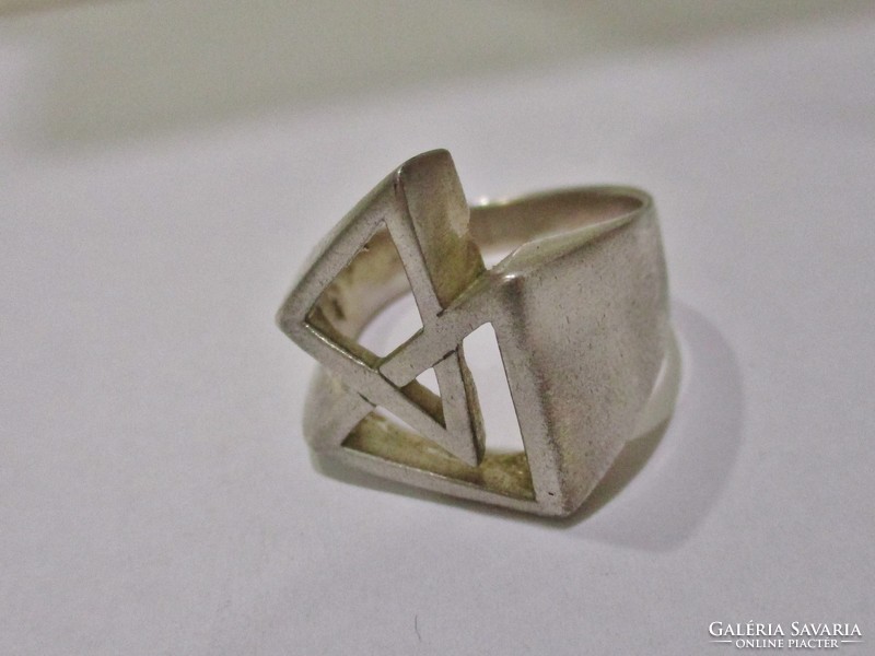Szépséges magyar  kézműves geometrikus ezüstgyűrű