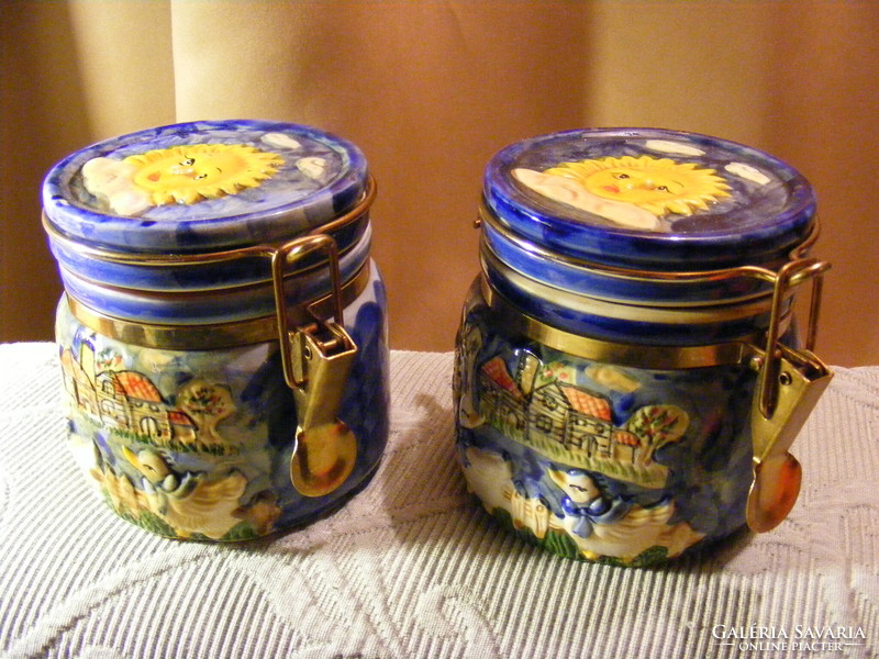 2 ceramic spice containers with buckles