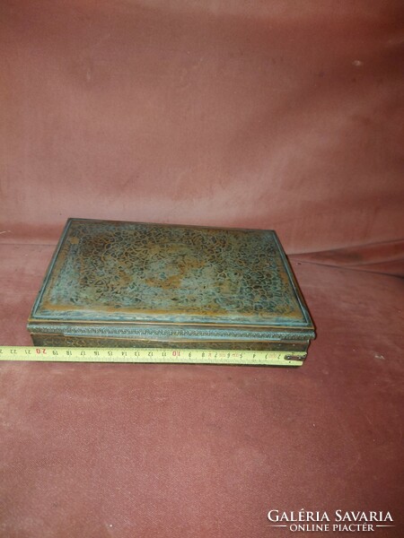 Beautiful copper cigarette holder box, with wooden insert, size indicated!