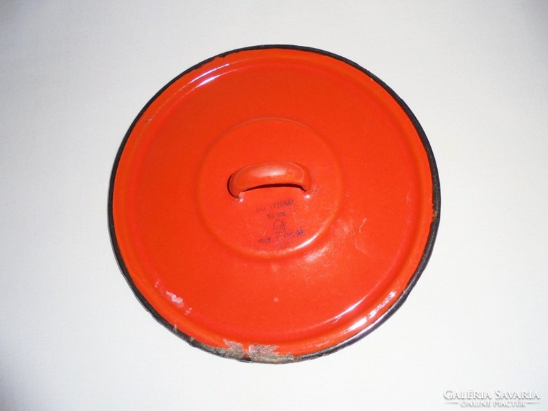 Retro enameled foot cover - furrow back - 18 cm diameter - 1960s-1980s