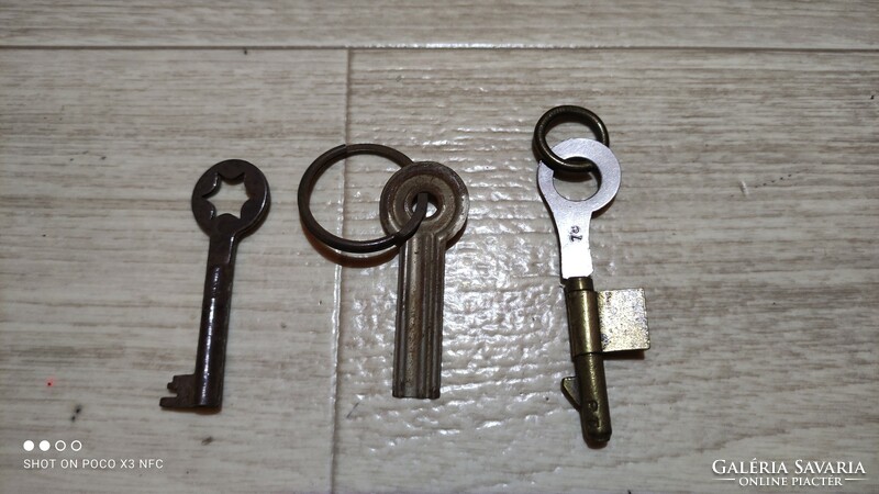 Interesting keys for old key collectors, economical key package