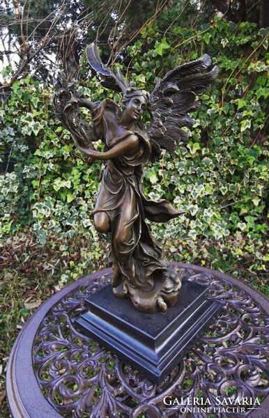 Bőség Arkangyal - bronz szobor