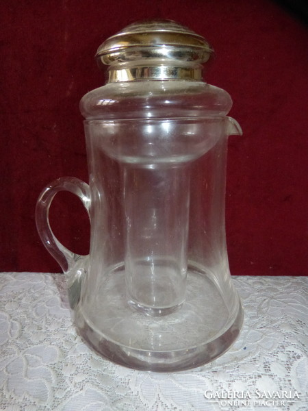 Ice-cooled decanter / crystal glass.