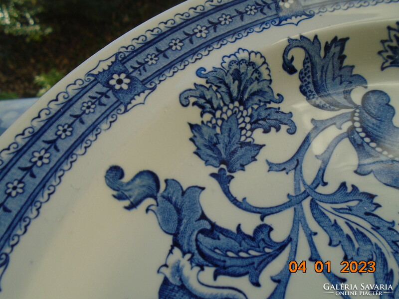 Neo-Renaissance English bowl with Jacobean pattern from the Ridgway company