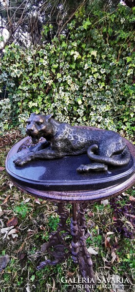 Leopard resting - bronze sculpture