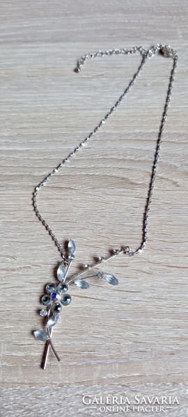 Floral rhinestone stone necklace