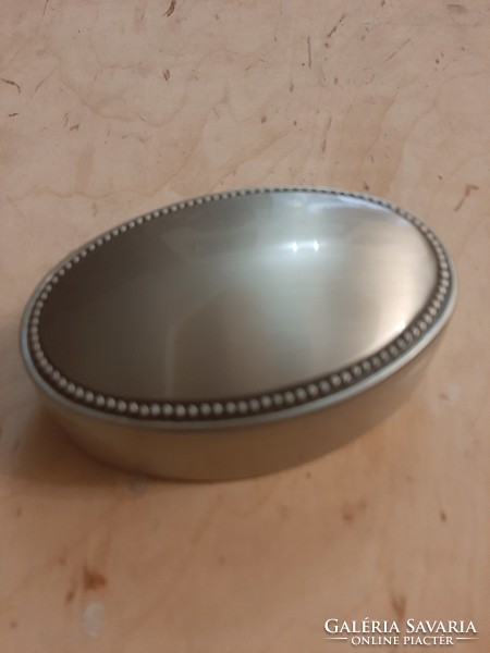 Beautiful oval jewelry box with blue plush inside, can be engraved!