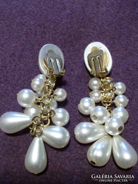 Nice pearl clip