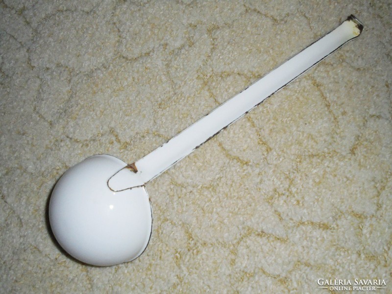 Enameled ladle - furred back - 9 cm diameter