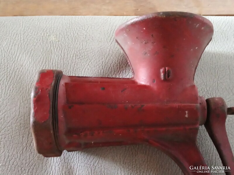 Bekebeli, cast iron, red 10 manual meat grinder iil.Ker 25000ft for sale