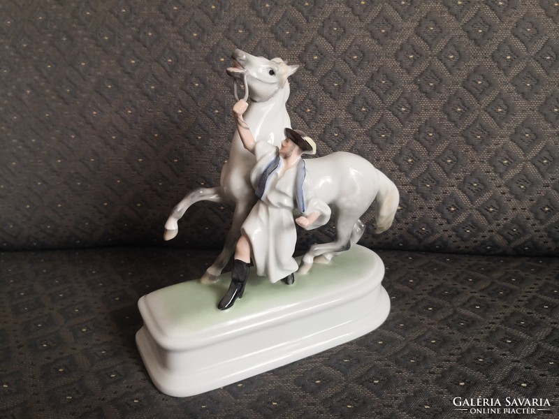 Herend foal, jr. Porcelain version of the statue of György Vastagh, more details in the description