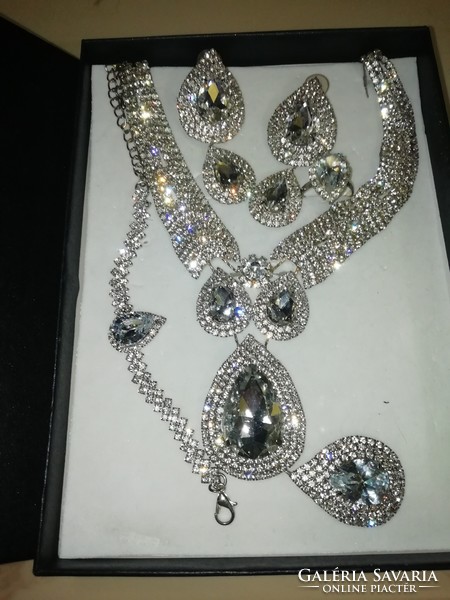 Emporia crystal jewelry set 3 wonderful pieces