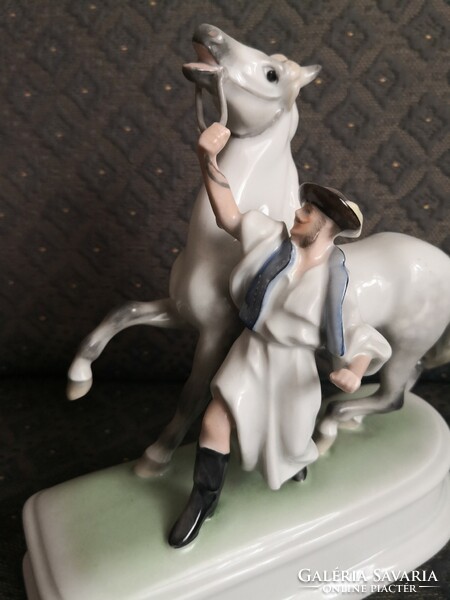 Herend foal, jr. Porcelain version of the statue of György Vastagh, more details in the description