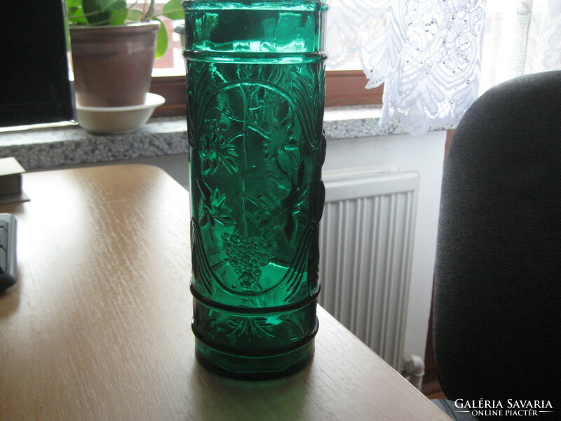 Zöld , szőlő mintás  , díszüveg  0,7 dl