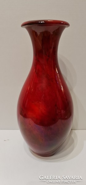 Zsolnay körbélyegzős ökörvérmázas váza