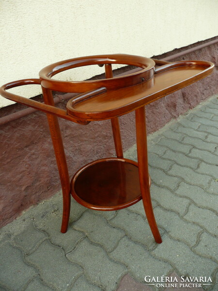 Rarity! A perfectly and freshly restored antique thonet washing stand